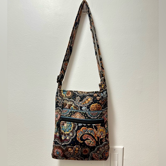Vera Bradley Handbags - Vera Bradley Kensington Crossbody